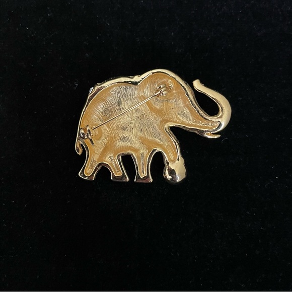 Decorative Women’s Elephant Brooch - Picture 2 of 3